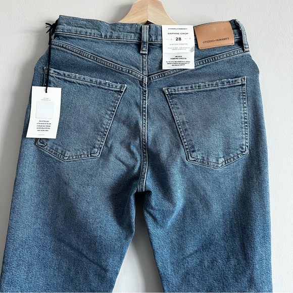 CITIZENS OF HUMANITY Daphne Distressed Stovepipe Crop Jeans - Picture 10 of 15